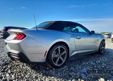 2025 Ford Mustang z USA, uszkodzony, nr VIN 1FAGP8UHXS5115368